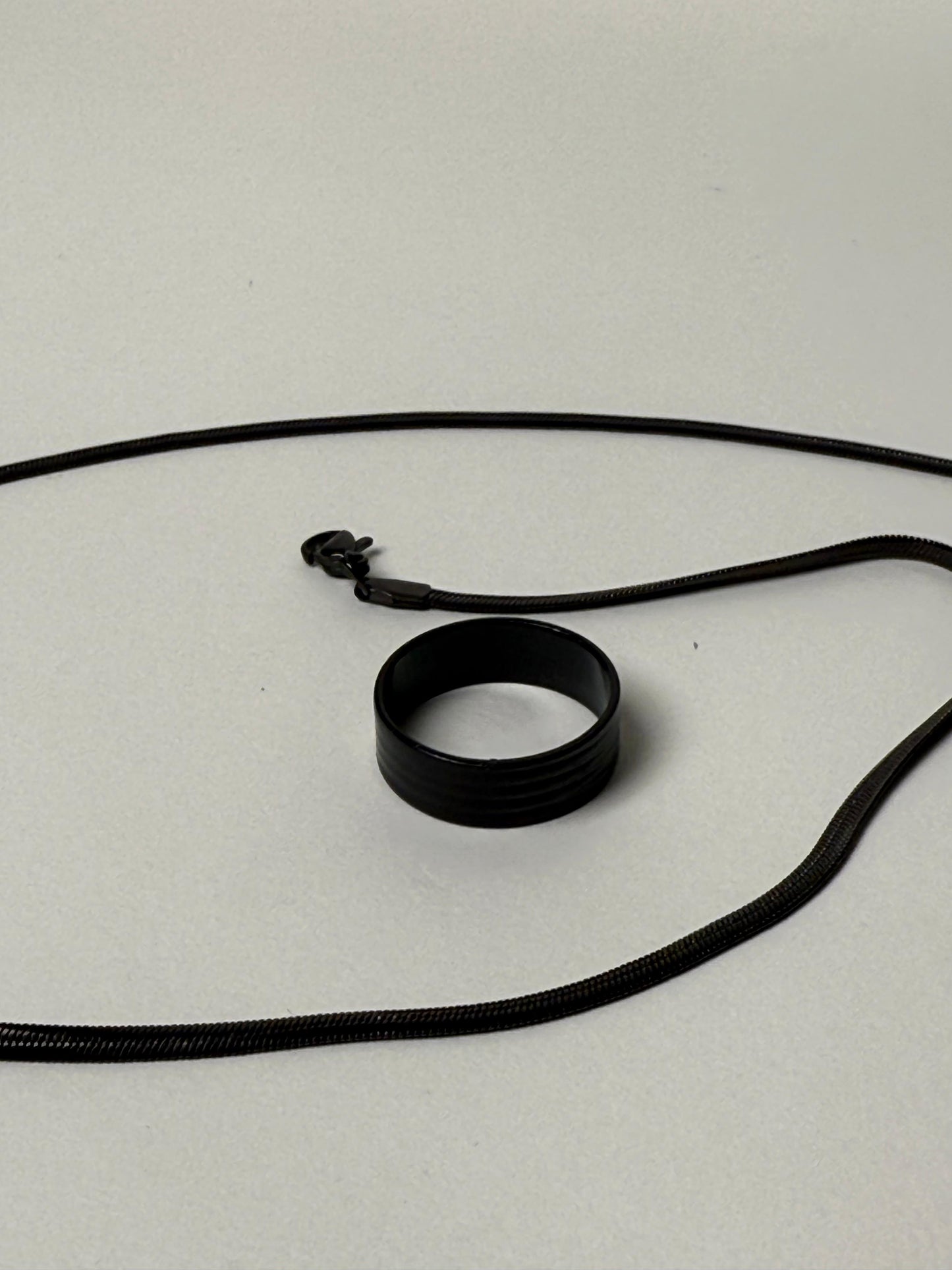Black Chain with Ring – Stylish & Trendy